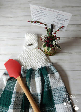 Diagonal Dip Kitchen Towel Top Crochet Pattern by Crafting Friends Designs