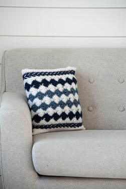 Traveling Arrows Square Pillow crochet pattern