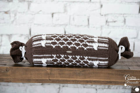 Queen of Hearts Bolster Pillow crochet pattern