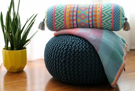 Vivo Tapestry Bolster Pillow Cover crochet pattern