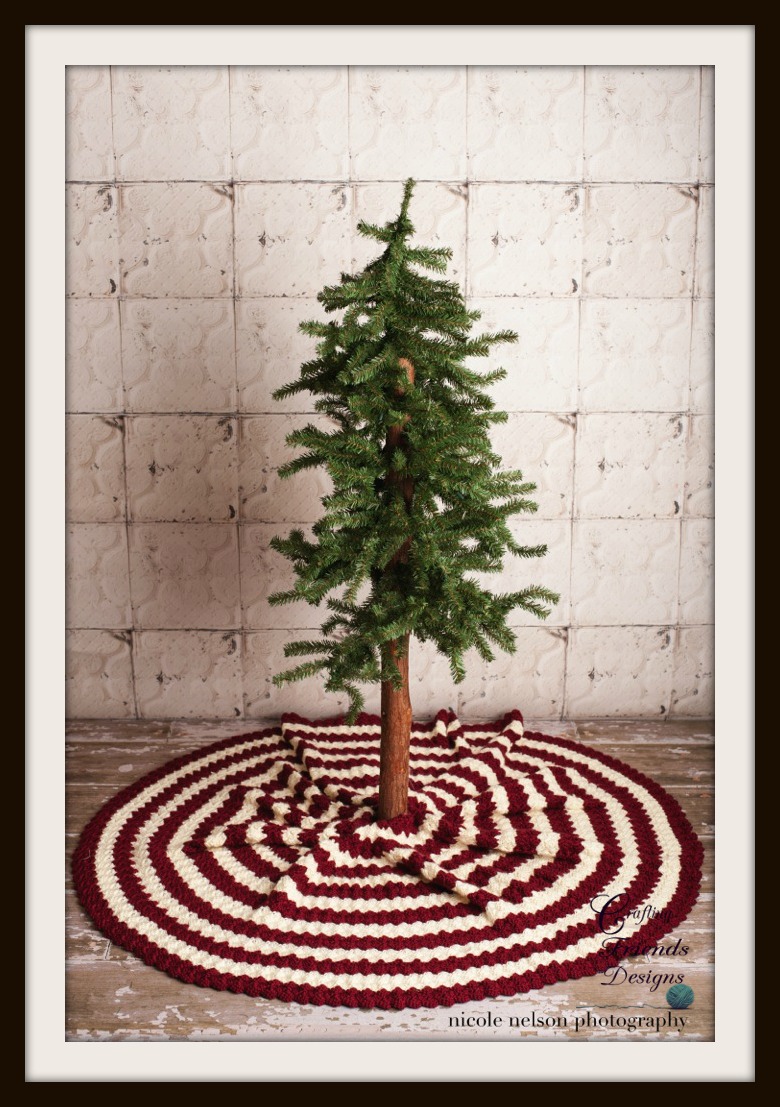 Diamond Christmas Tree Skirt Crochet Pattern